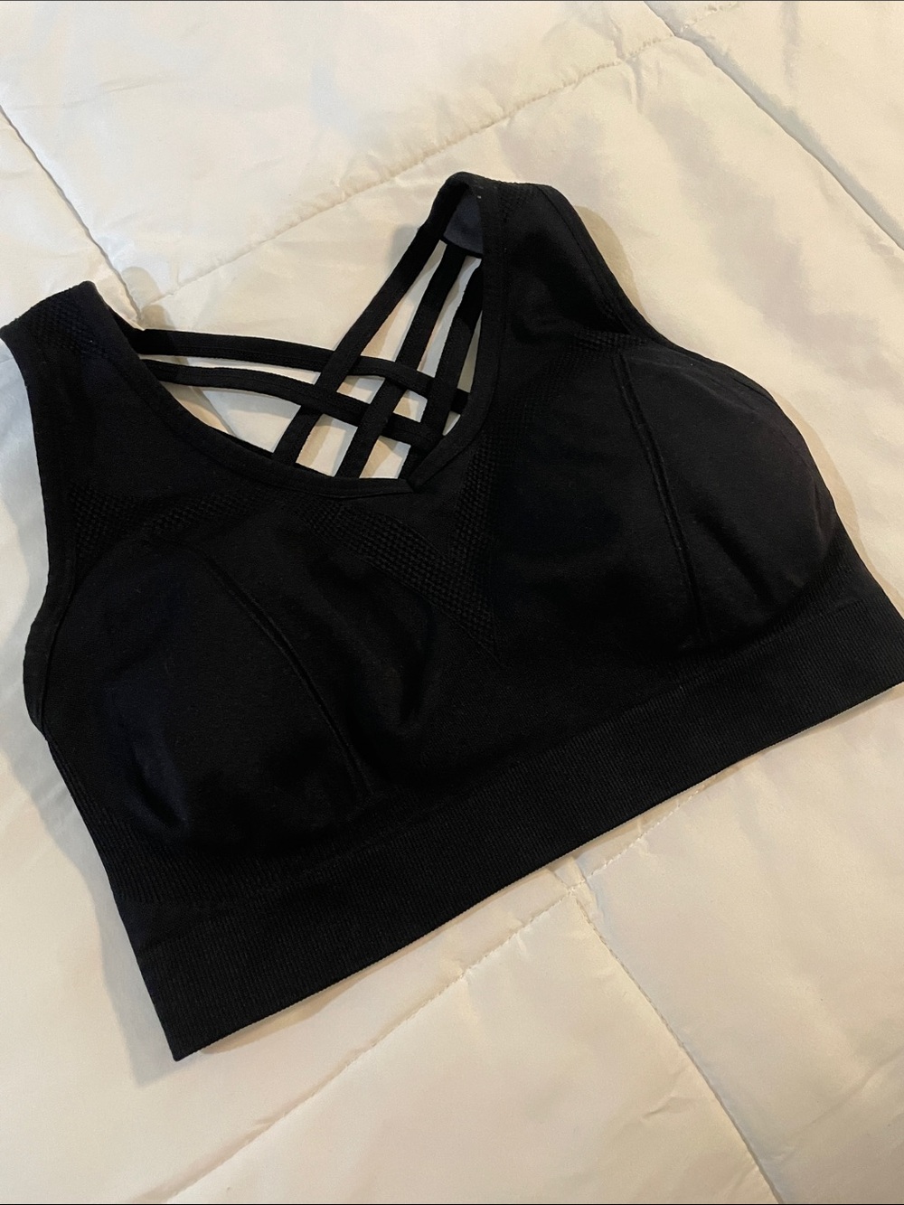 Strappy Seamless Sports Bra - Black